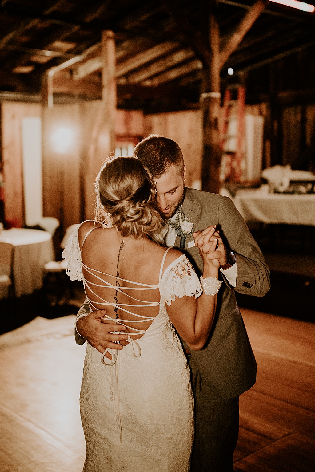 Wisconsin Barn Wedding | Copper Antler | First Dance